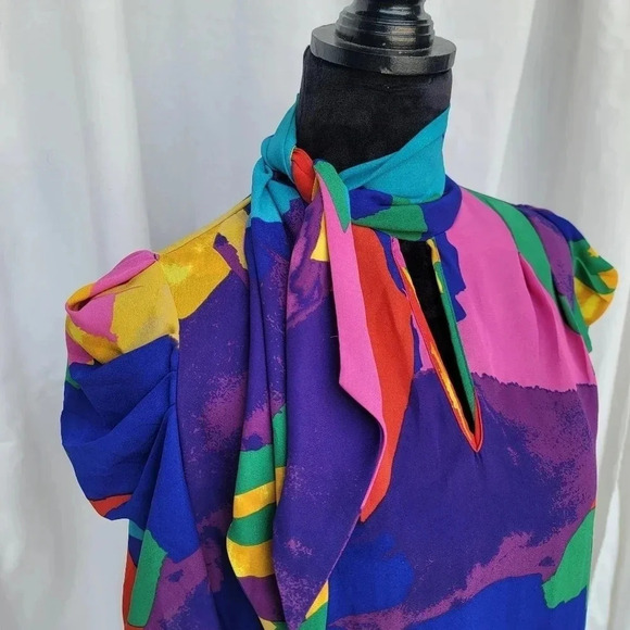 NY & Co Stunning Colorful Blouse Top Button Down Short Sleeve Medium M Bow Neck - Picture 6 of 10